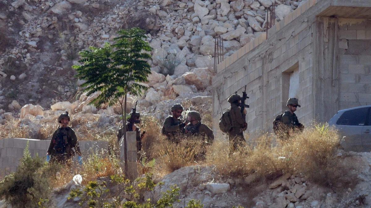 LIVE | Israëlisch leger mikt op ’terroristen’ bij zeldzame luchtaanvallen op Westelijke Jordaanoever