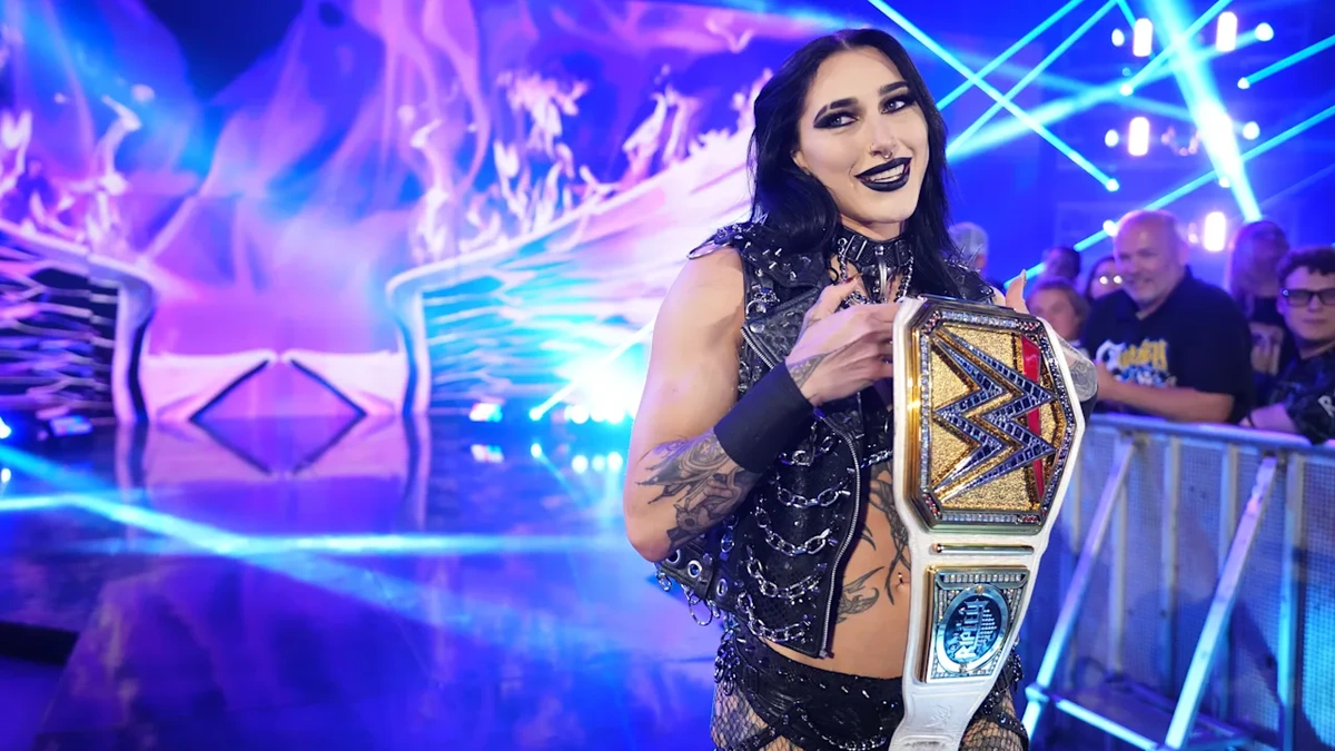 WWE: Dramatische Wende bei den Frauen! Titel-Knall heute Nacht?