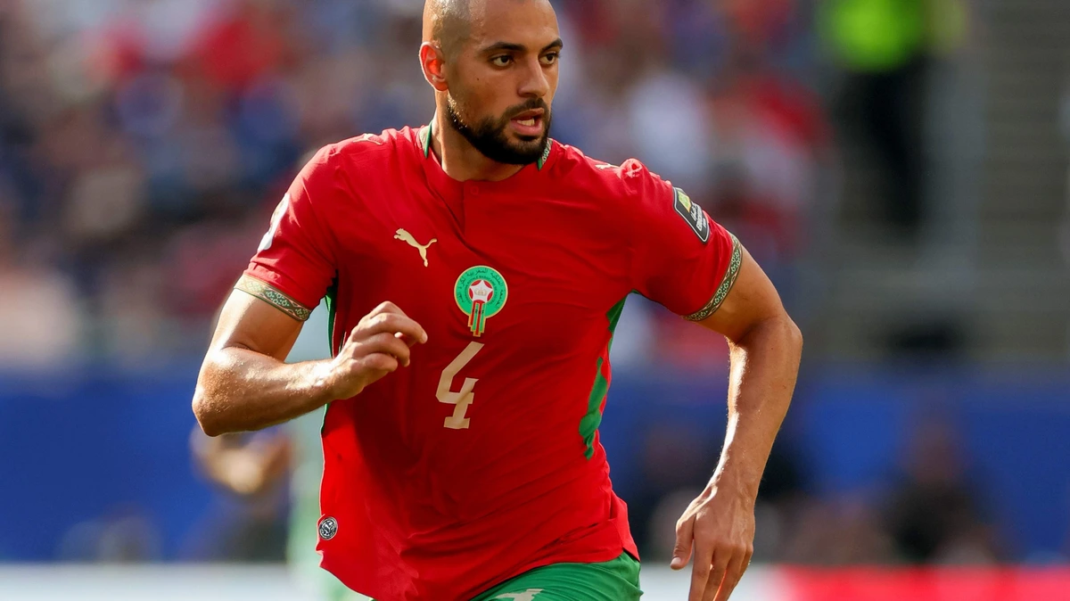 Ajax neemt Sofyan Amrabat (30) transfervrij over van Fenerbahçe, die contract tekent tot 2028