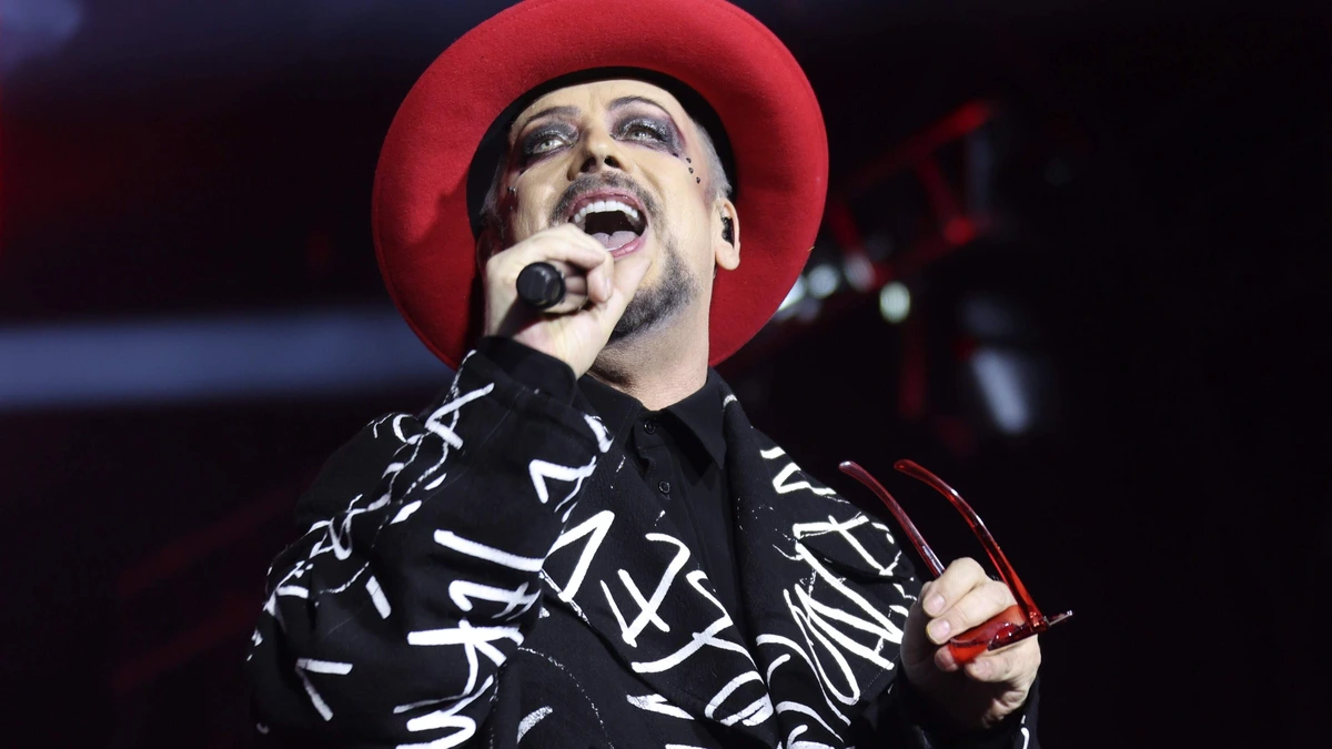 Boy George verdedigt pro-Israëlisch nummer: „Dat ik geen medelijden heb met Palestijnen is onwaar en absurd”