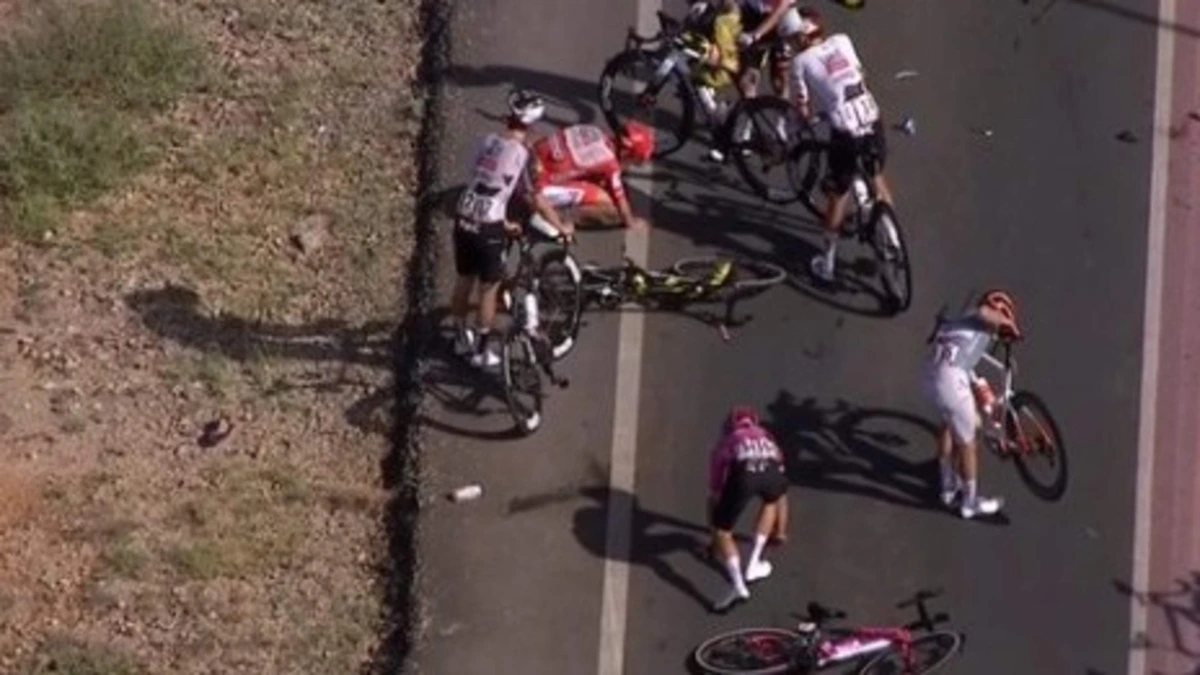 LIVE Vuelta | Wat een drama: Tadej Pogačar moet opgeven na valpartij