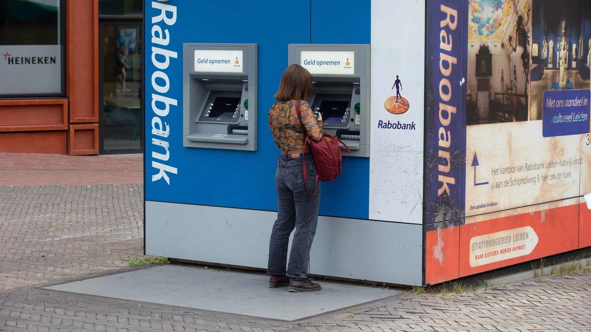 Rabobank steekt tot 2 miljard euro in versterken van IT-systemen: ’Manier hoe klanten willen bankieren verandert door AI’