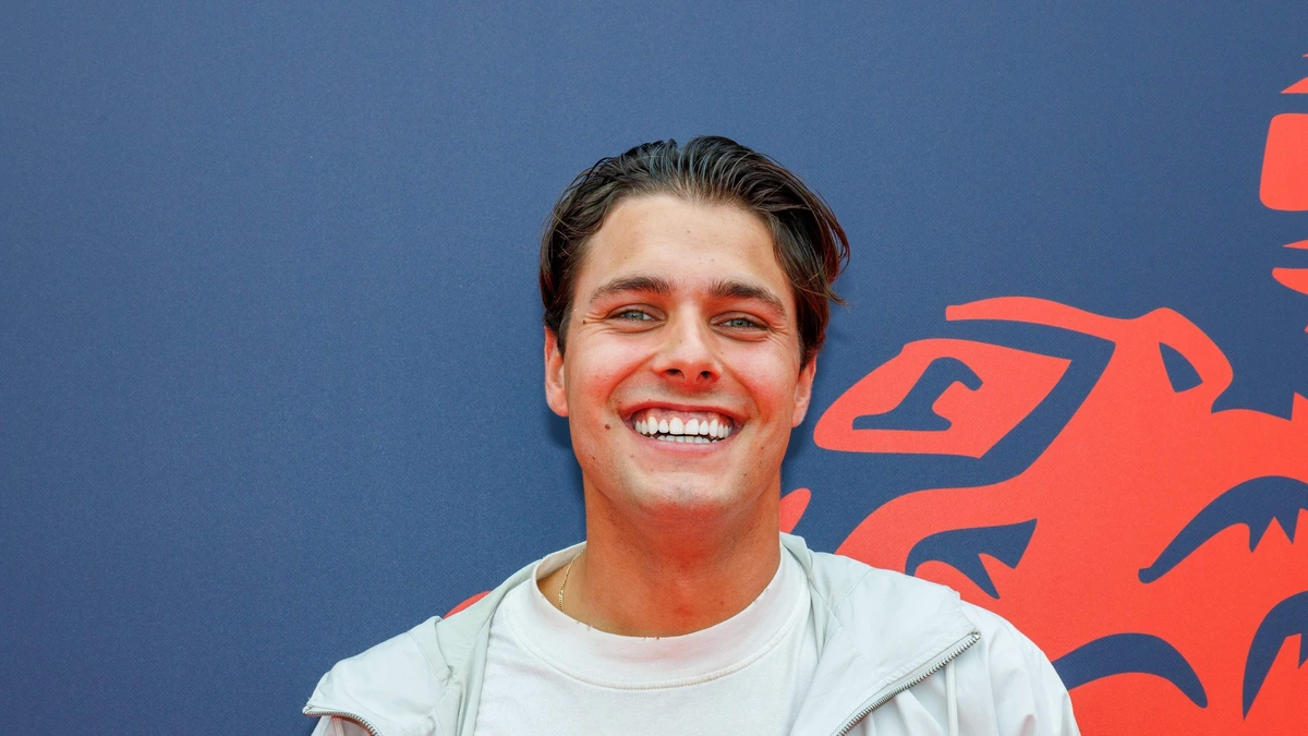 Relatie van Frans Bauer Jr. (21) is gestrand, vader Frans reageert: ’Ik vraag me af of hij de liefde ooit gaat vinden’