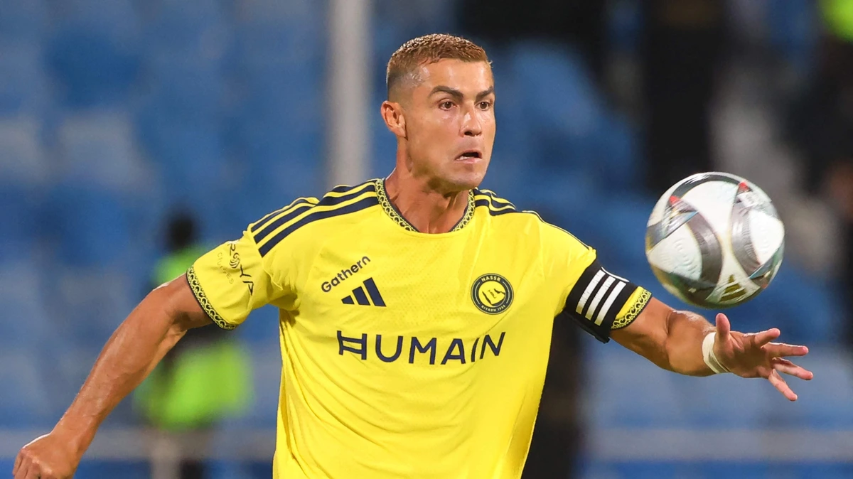 Gefrustreerde Cristiano Ronaldo in de rust gewisseld, tiental Al-Nassr wint na spectaculaire comeback
