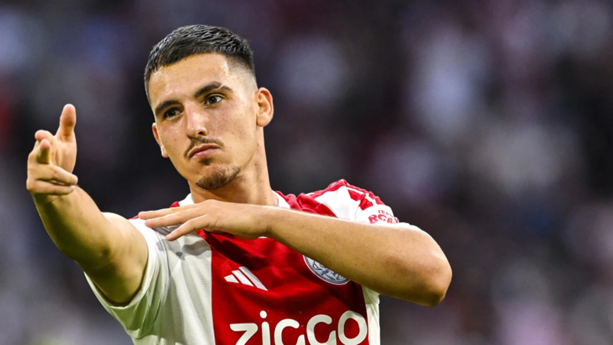 Ajax-watcher Mike Verweij: 'Dan is Ajax bereid om Oscar Gloukh te verkopen'