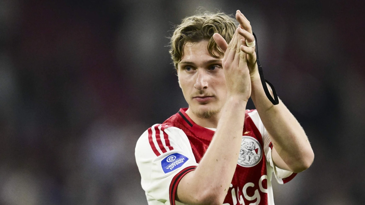 Ajax verkoopt PSG ’nee’ voor Mika Godts: winnaar Champions League weer aan zet