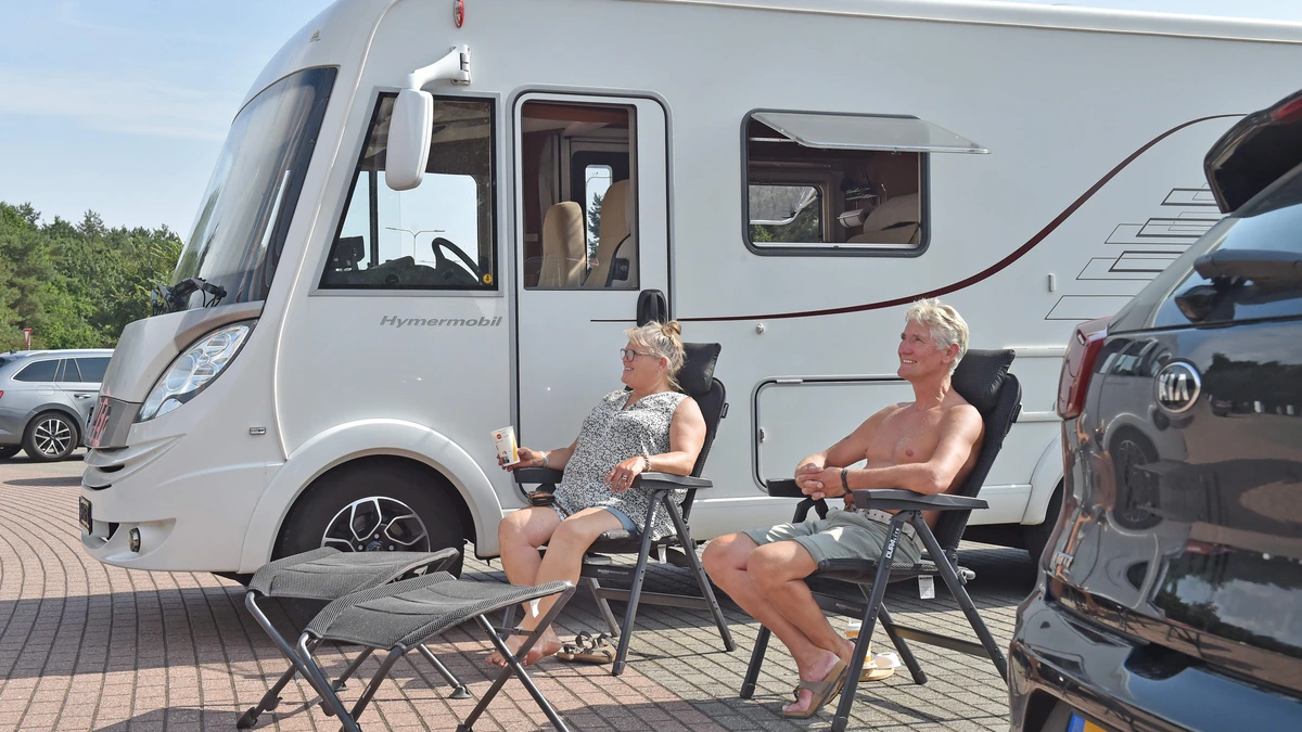 Brand in bos Limburg verdrijft Irma (83) van de camping: ’Ik had geen tijd meer om mijn twee katjes mee te nemen’