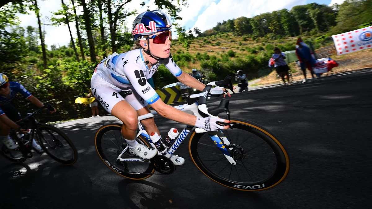 LIVE Tour de France Femmes: Anna van der Breggen stapt af, slaat Demi Vollering toe op iconische Mont Ventoux?