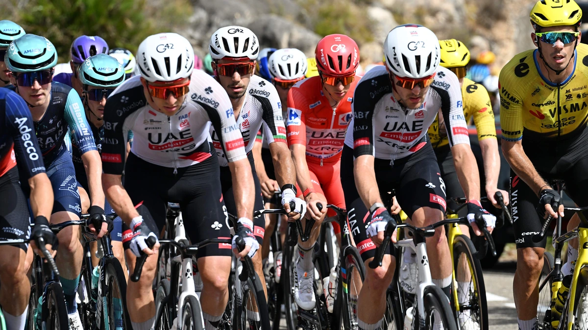 LIVE Vuelta | Het gaat in heuvelzone te hard voor de sprinters, klassementsrenners geven gas
