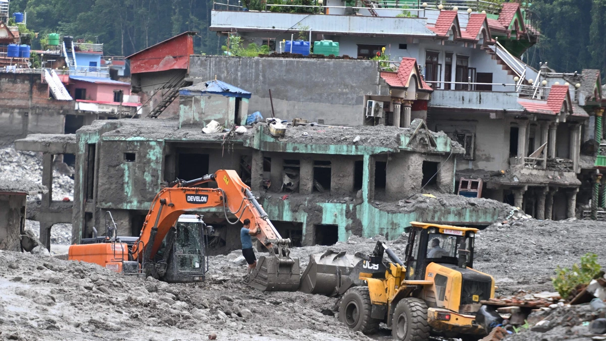 LIVE | Vrouw (97) na urenlange reddingsoperatie levend uit puin gehaald in Nepal