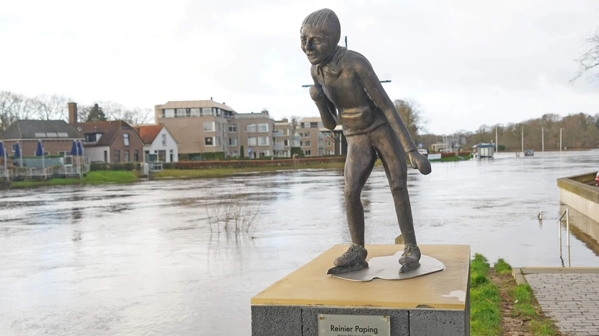 Standbeeld van schaatslegende en Elfstedentocht-winnaar Reinier Paping weggehaald om nieuwe beschadigingen
