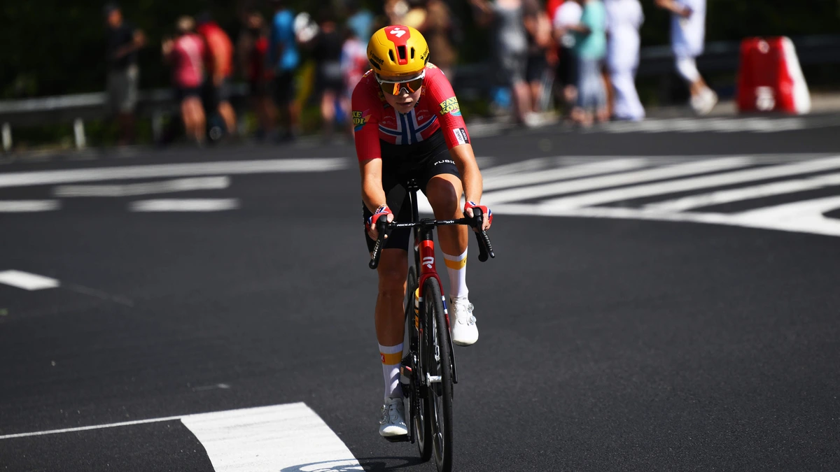 LIVE Tour de France Femmes | Spannende slotfase: grijpt eenzame Noorse vluchtster de zege?