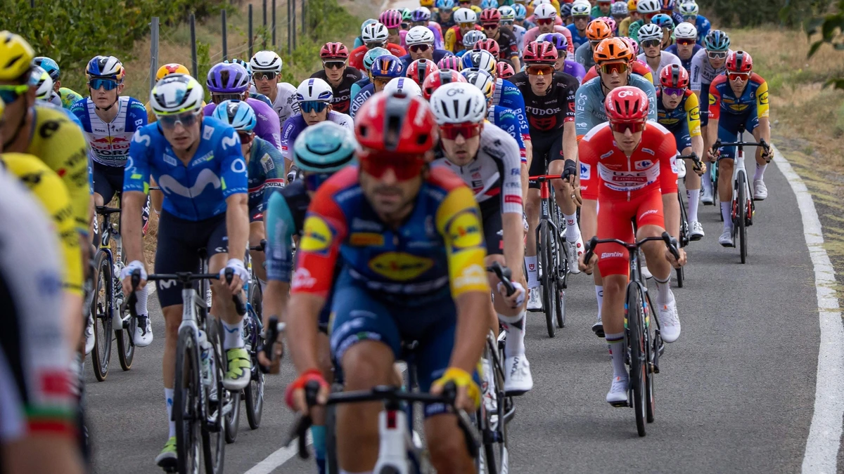 LIVE Vuelta | Finale barst los: slaat Pogacar toe in zware gravelklim?