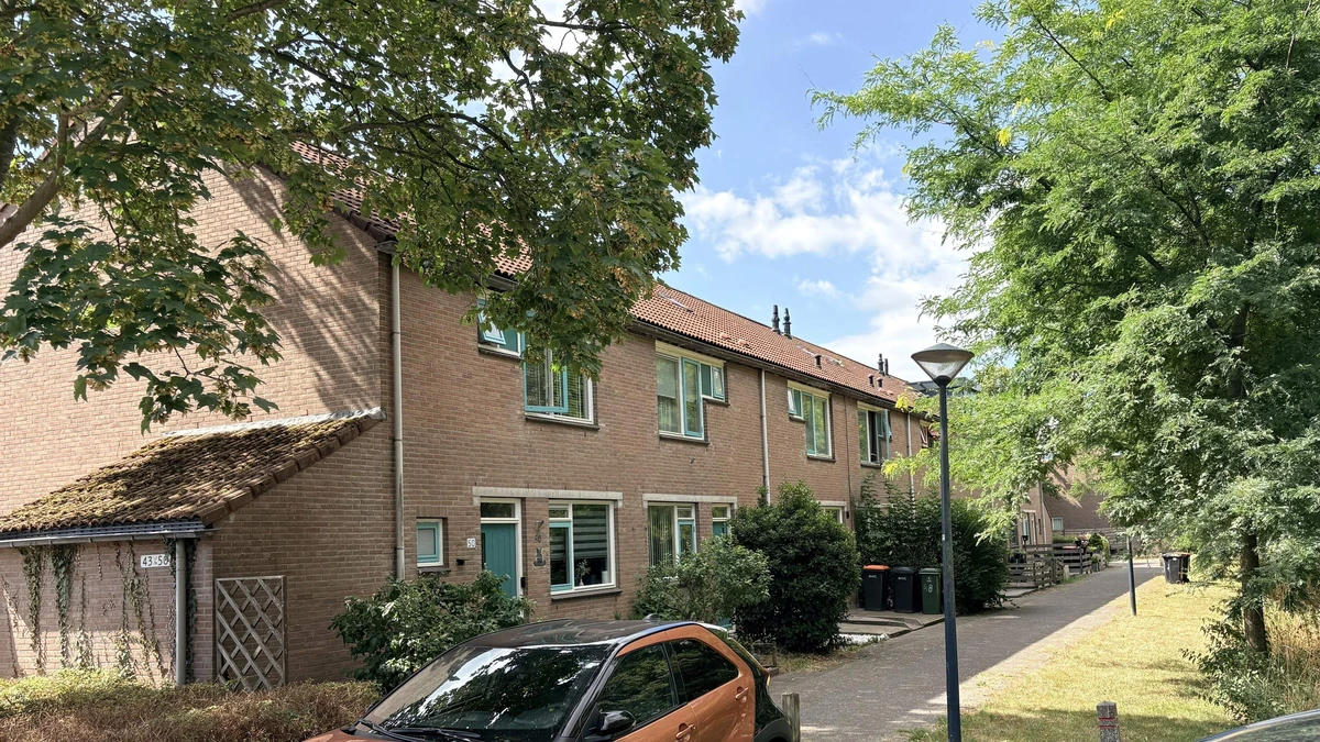 Bewoonster beschoten huis in Hoorn kent dader: ’Hij keek me recht in het gezicht’