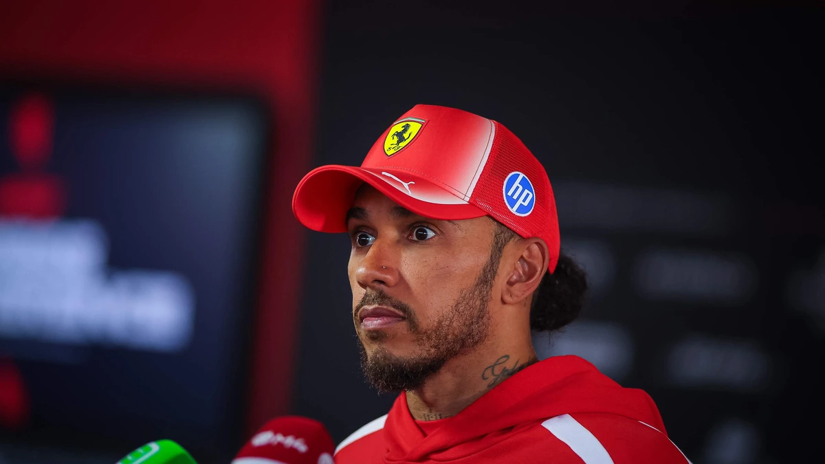 Lewis Hamilton door het stof na kritische woorden in Zandvoort: ’Dat was niet de beste versie van mezelf’
