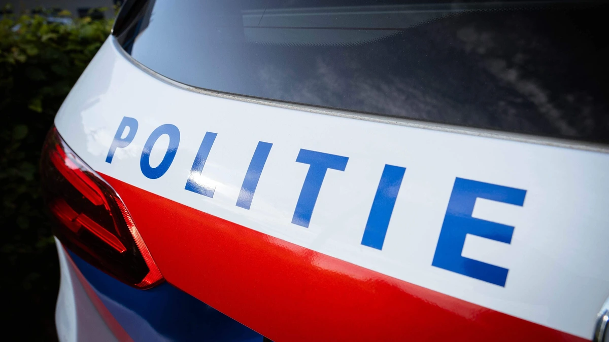 Hulpdiensten opgeroepen voor mogelijke explosie op schip bij Urk