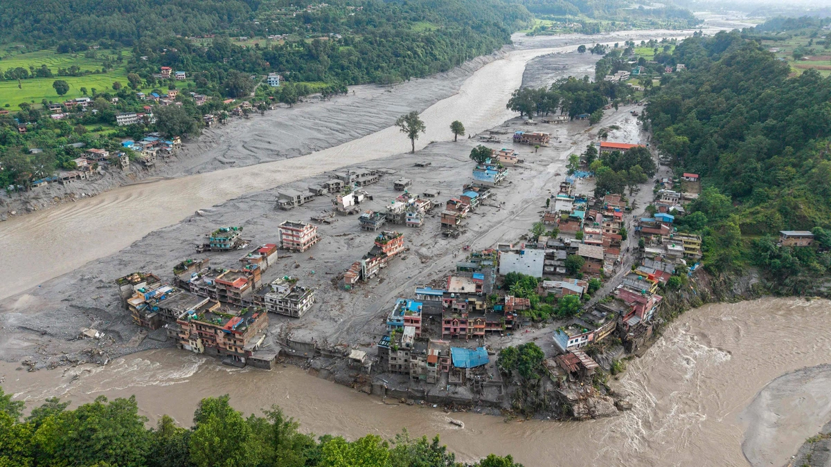 LIVE | ’Twee Nederlanders onder de 644 vermiste toeristen na overstromingen Nepal’
