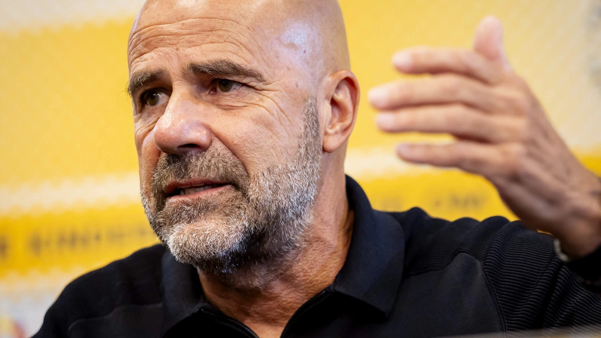 LIVE Johan Cruijff Schaal | Opstellingen bekend: Peter Bosz verrast bij PSV, ook Leeroy Echteld husselt bij AZ met namen