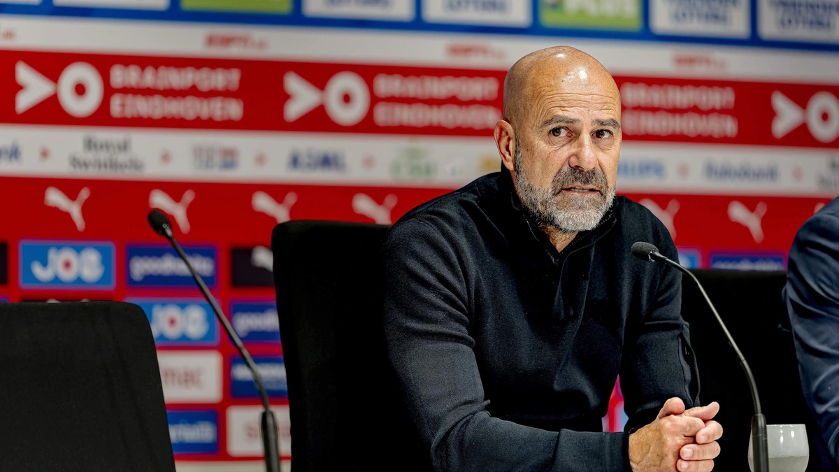 Peter Bosz: ’Transfer NEC-speler Kodai Sano naar PSV nog niet helemaal afgehandeld’