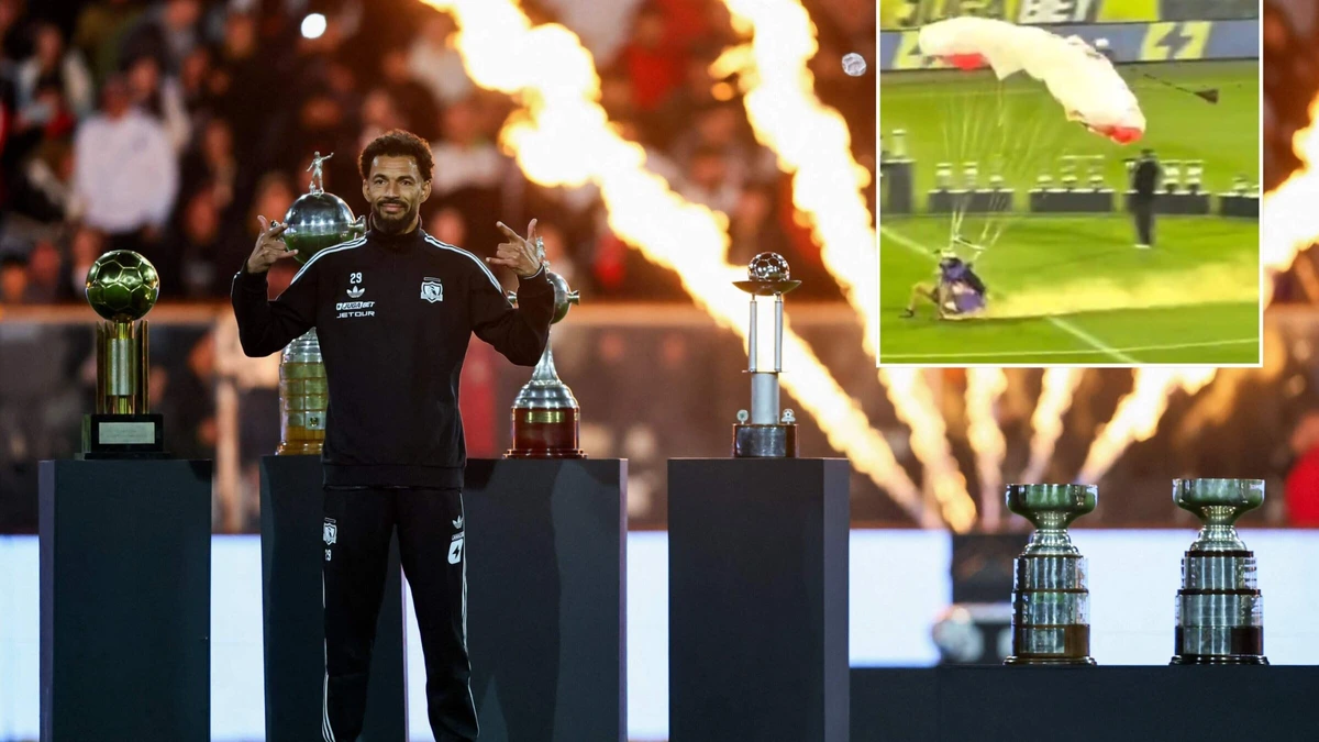 Kaapverdische WK-held Vozinha groots onthaald bij Colo-Colo: parachutist komt zijn shirtje brengen