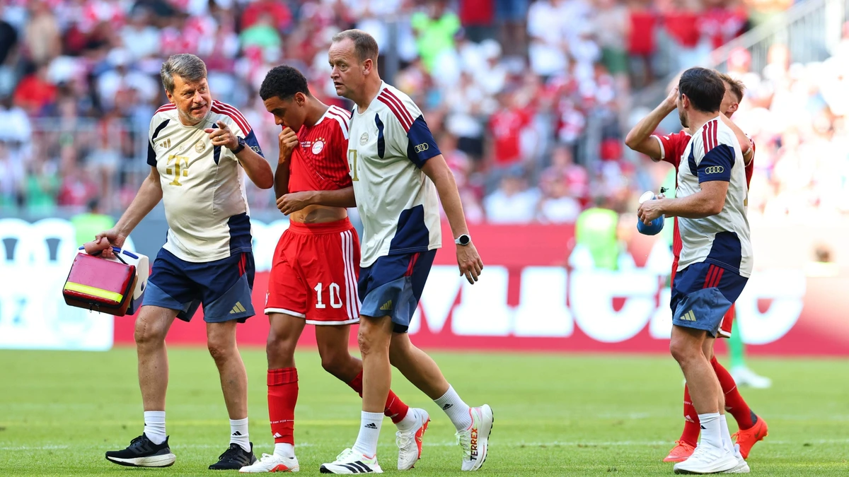 Jamal Musiala niet in selectie Bayern München voor Supercup nadat hij twee duels op rij flauwviel