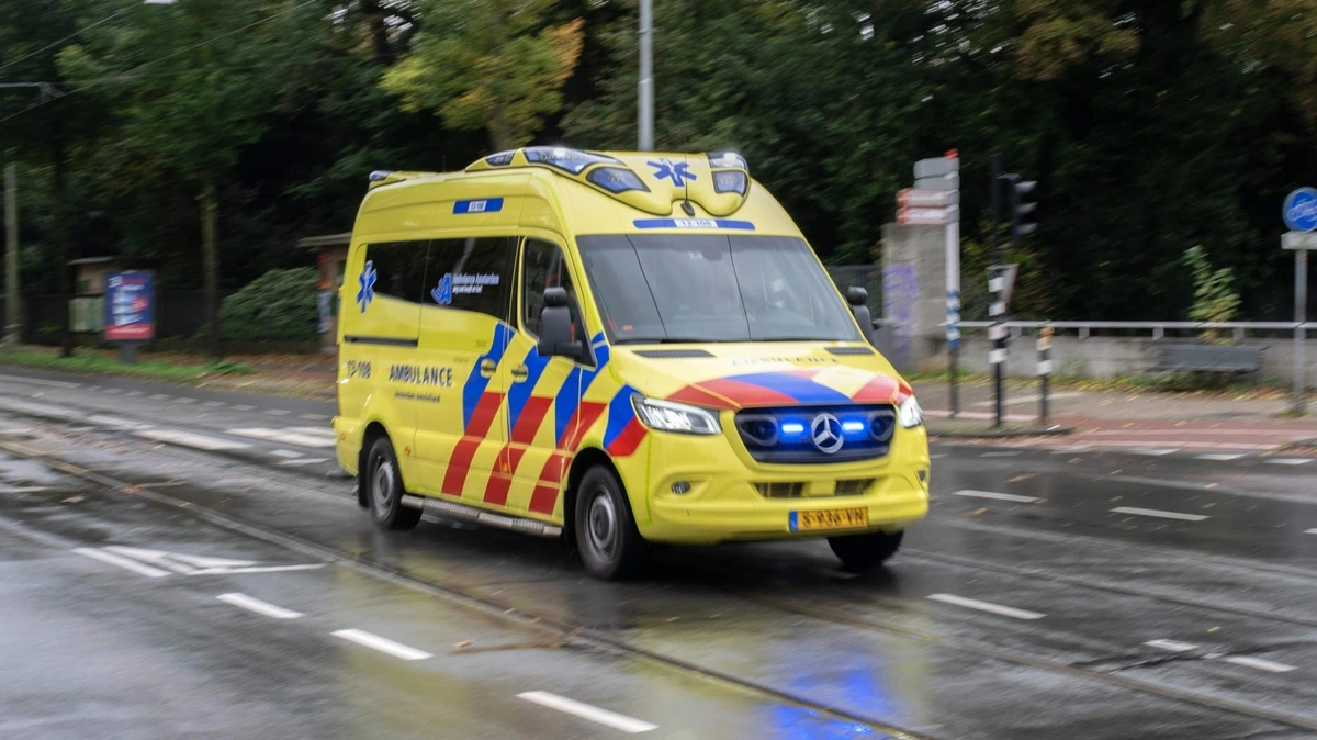 Verplichte rijhulpsystemen zitten ambulances in de weg: „Onnodige noodstop kan levensgevaarlijk zijn”
