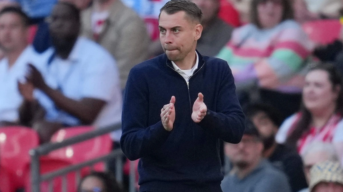 Doodsbedreigingen voor Southampton-manager Tonda Eckert na spionageschandaal: ’Werd mij geadviseerd om niet zelf te rijden’
