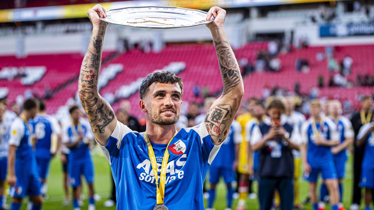 Troy Parrott is helemaal klaar om uit te vliegen bij AZ: ’Maar ook Amsterdam zal ik gaan missen’
