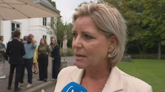 Mediaminister Letschert wacht oordeel rechter over boetes voor media af