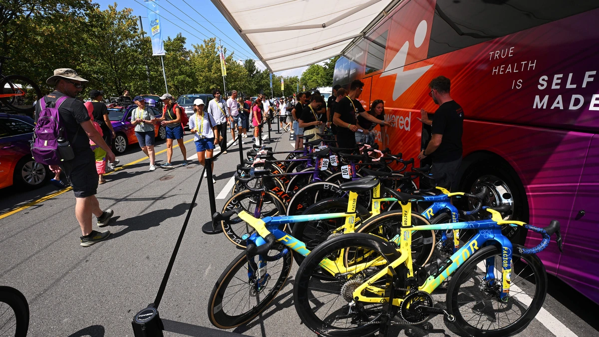 Kleurrijke SpongeBob SquarePants- en Patrick Ster-fietsen duiken op tijdens Tour de France Femmes