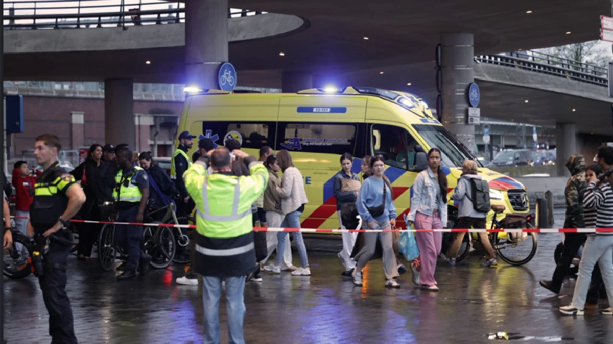 Drie gewonden bij steekpartij achter Amsterdam Centraal, verdachte aangehouden