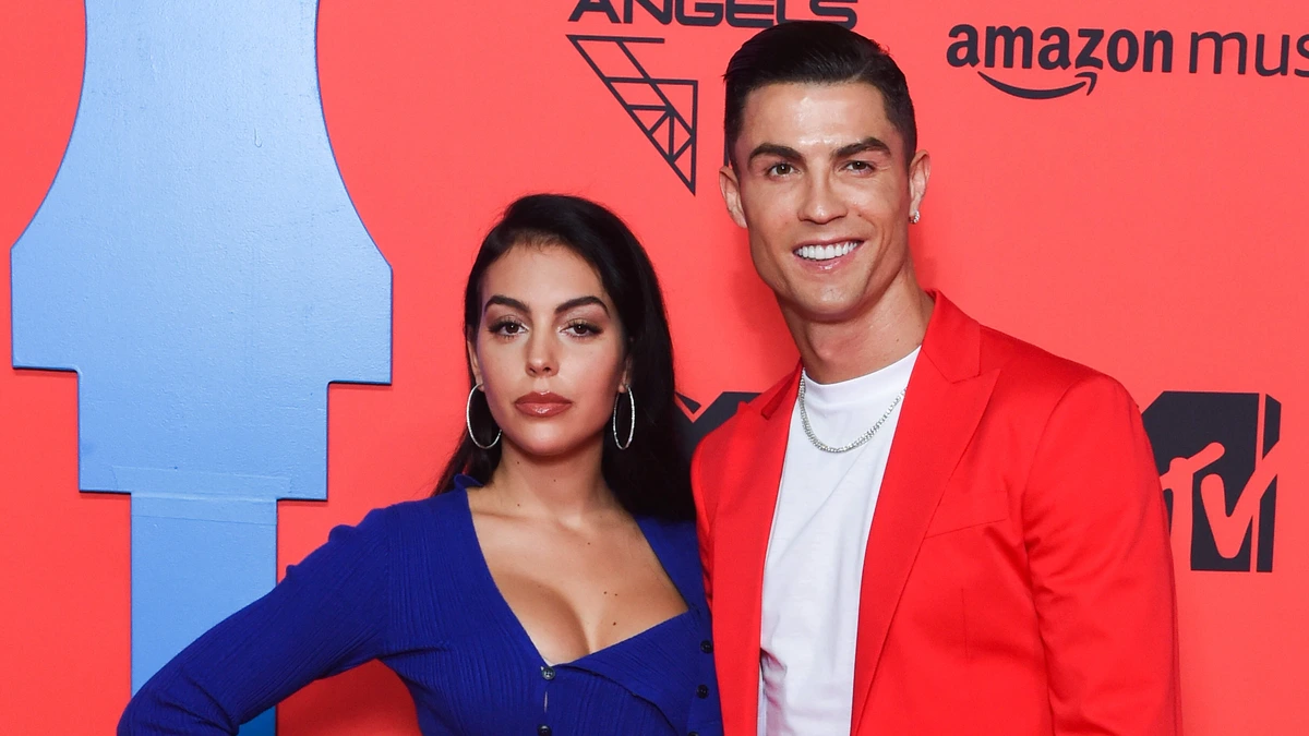 Geruchtenmolen draait overuren: gaat de droombruiloft van Cristiano Ronaldo en Georgina tóch niet door?