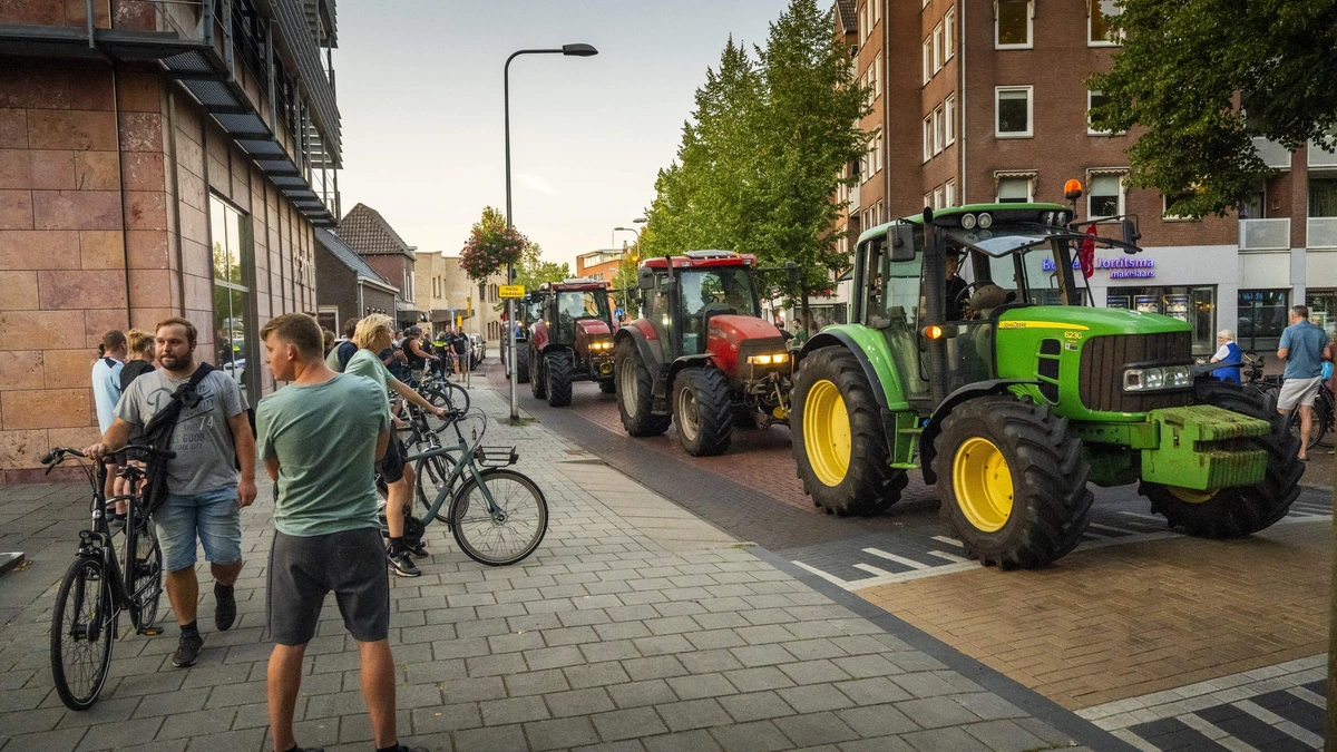 LIVE | Boeren massaal met trekkers weg op voor ’Drentse Stikstofmars’: alle gemeentehuizen kunnen bezoekje verwachten