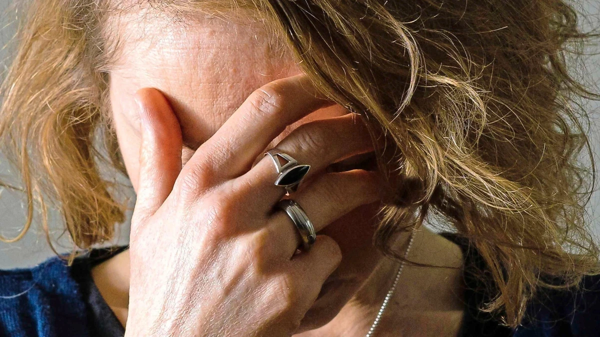 Extra klap na moederloos zijn: ’Sinds mijn zus kinderen heeft, tel ik voor mijn moeder niet meer mee’