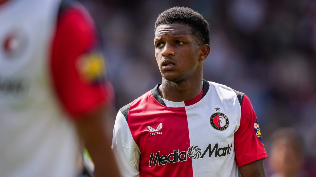 AS Roma haakt af voor Feyenoord-rechtsback Givairo Read (20)