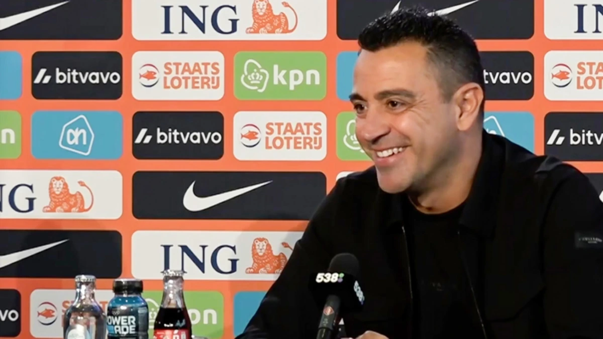 Valentijn Driessen grapt tijdens persconferentie met nieuwe bondscoach: ‘Ken je Kees Smit?’