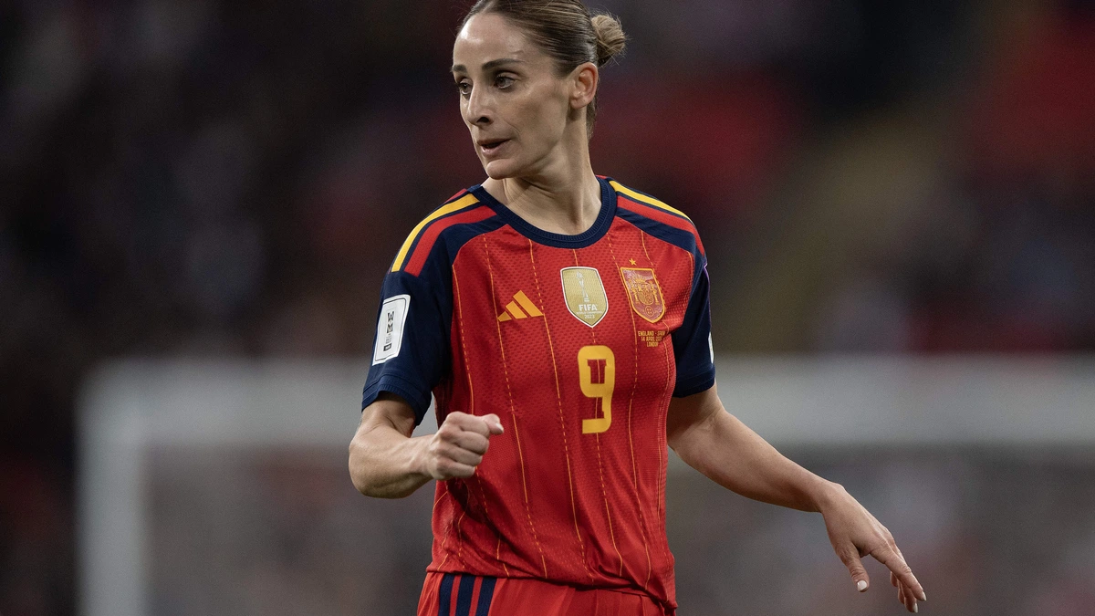 Esther González onder vuur: Spaanse voetbalster verwijdert foto’s van haar vrouw en dochter na transfer naar Saoedi-Arabië