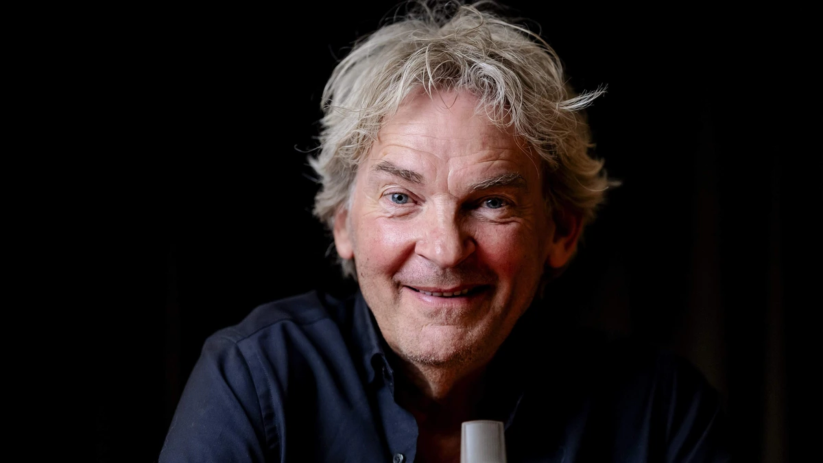 Matthijs van Nieuwkerk lanceert nieuwe interviewpodcast met gasten als Astrid Holleeder, Pierre Bokma en Dafne Schippers