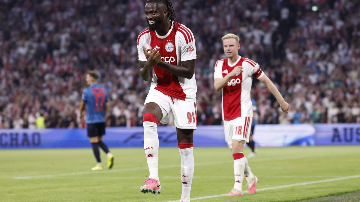 Swingend Ajax plaatst zich op avond van Champions League-loting voor hoofdtoernooi Conference League