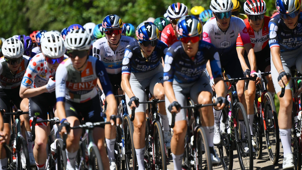 LIVE Tour de France Femmes | Niewiadoma gaat er vandoor op Mont Ventoux, Vollering en Reusser op korte afstand