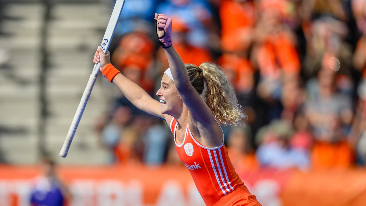 LIVE WK-finale | Nederlandse hockeysters dankzij Yibbi Jansen met heerlijk gevoel de rust in tegen Argentinië