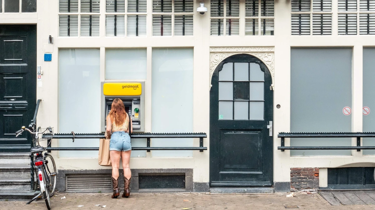 Mensen dieper in schulden door hard gestegen prijzen: ’Veel moeite om hoofd boven water te houden’