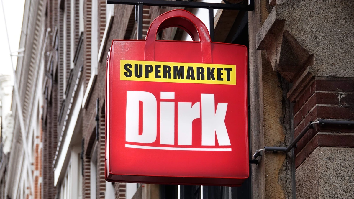Supermarkt op de Wallen gesloten vanwege agressie, overlast en diefstal: ’Ze lopen met volle winkeltassen naar buiten zonder af te rekenen’