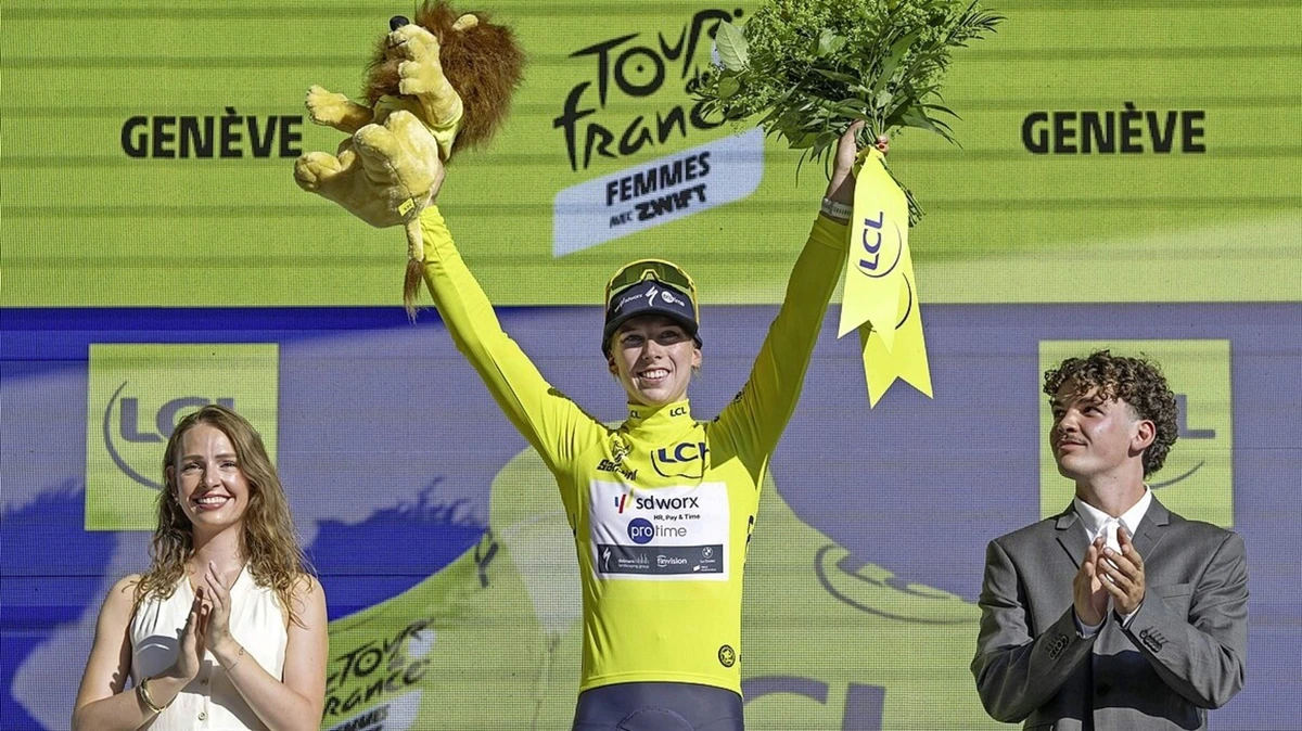 LIVE Tour de France Femmes | Kan sterke Lorena Wiebes in lastige rit hattrick completeren?