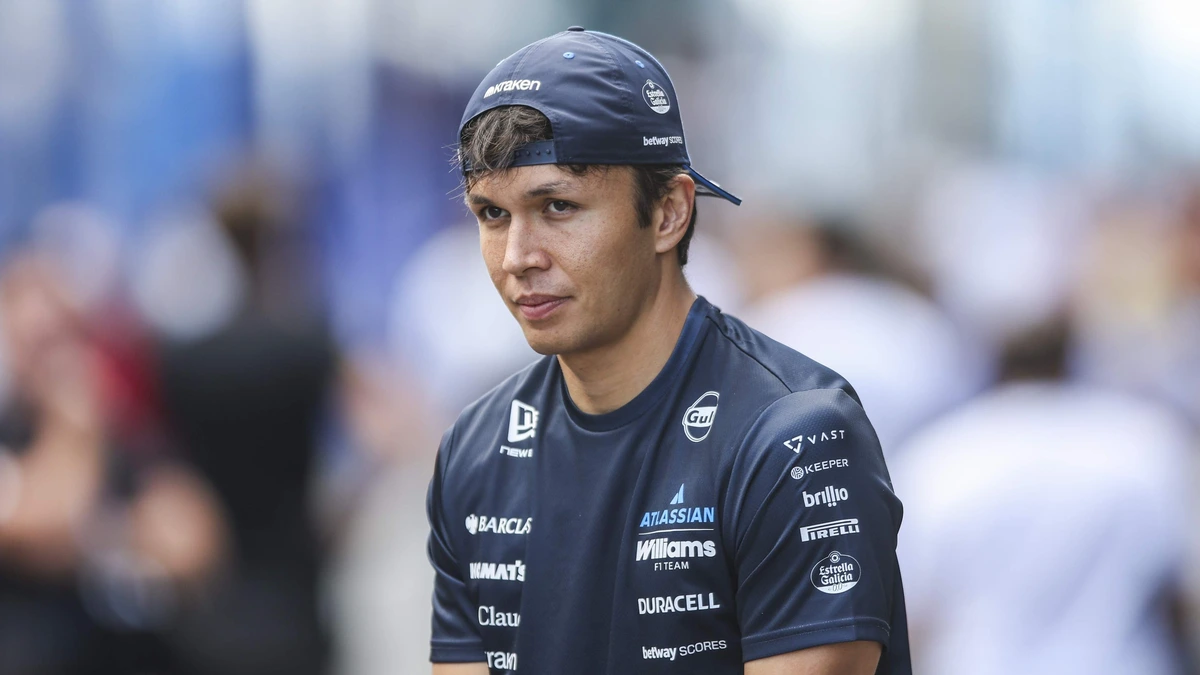 Formule 1-coureur Alexander Albon (30) blijft actief voor Williams