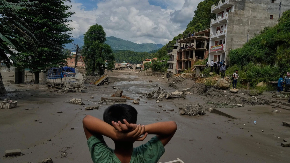 LIVE | China en Nepal waarschuwen voor nieuwe overstromingen na ramp: meer achter puin dreigt door te breken