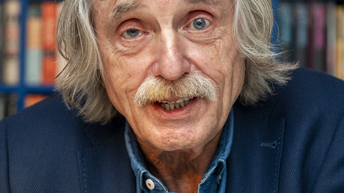 Johan Derksen: ’Isa Hoes heeft van haar verdriet een verdienmodel gemaakt’