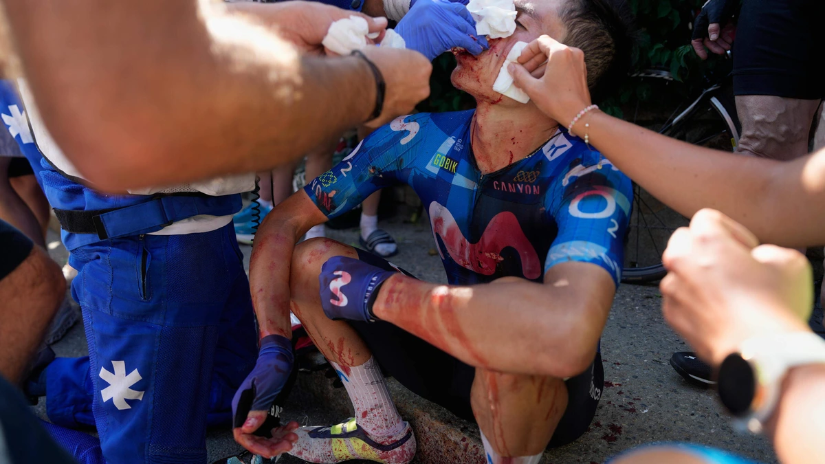 Einer Rubio reageert voor het eerst na onfortuinlijke crash tegen achterruit van ploegwagen in Tour de France