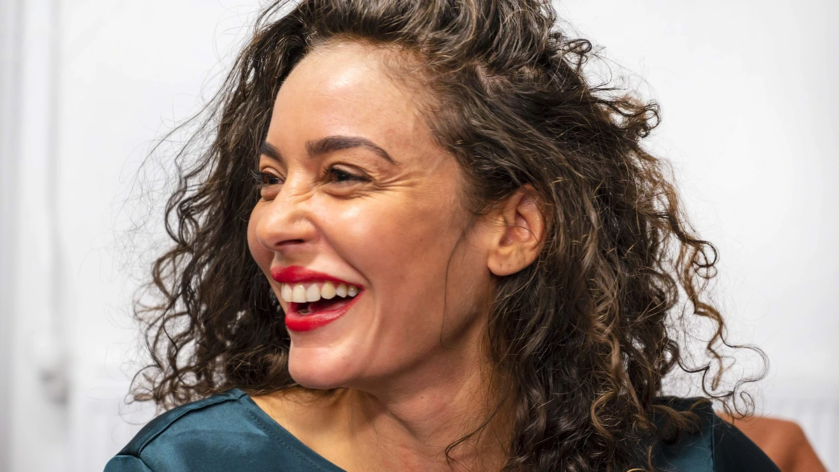 Fajah Lourens (44) wordt opnieuw oma: dochter Irem verwacht tweede kindje