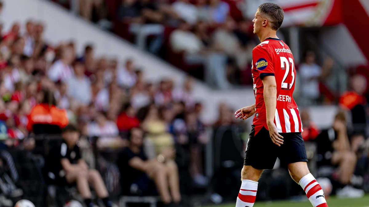 Joey Veerman en PSV boeken succes bij tuchtcommissie KNVB na rode kaart tegen AZ